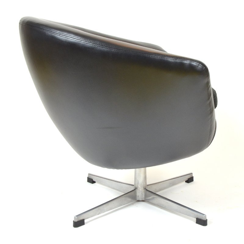 Black egg chair