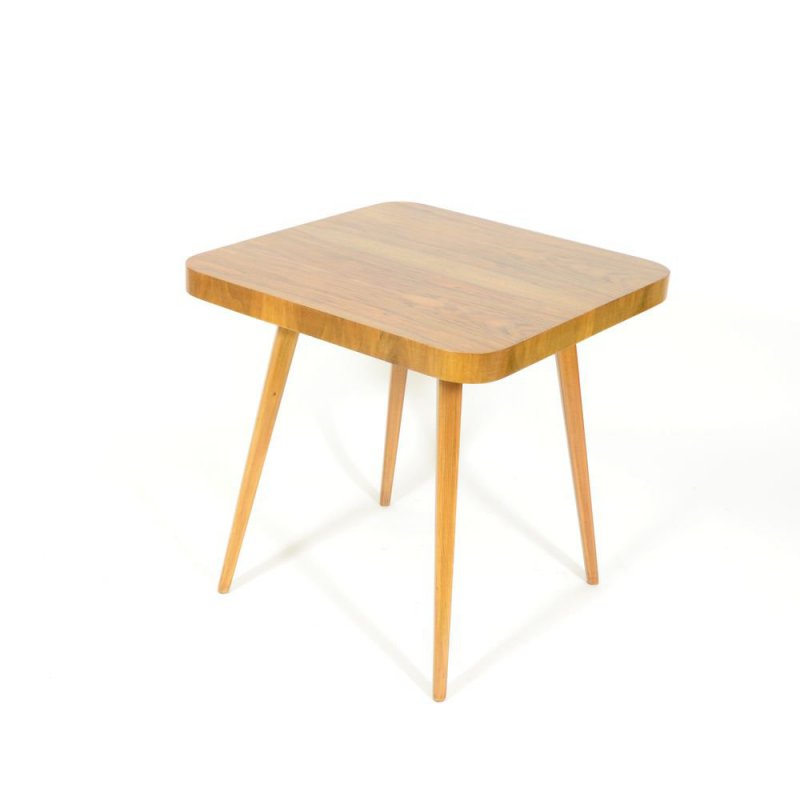 Čtvercový stolek