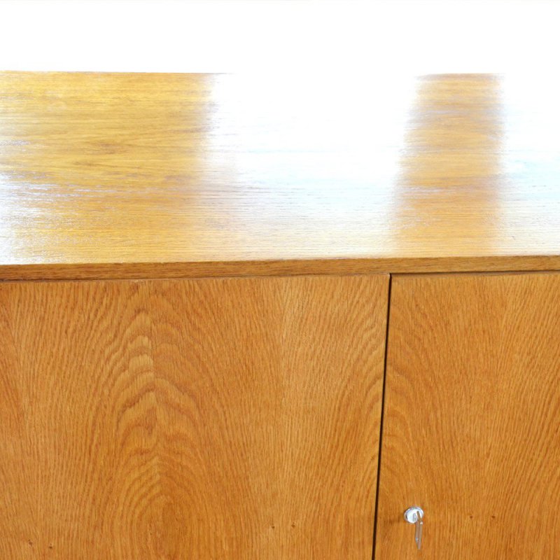 Oak Chest of Drawers