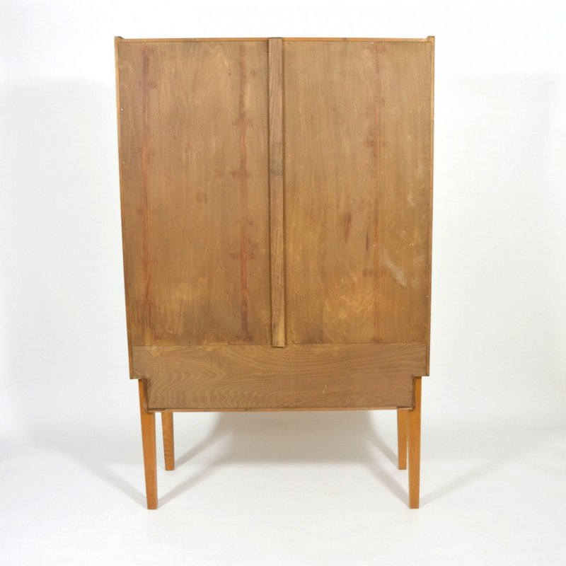 Oak veneered cabinet Nr. II.