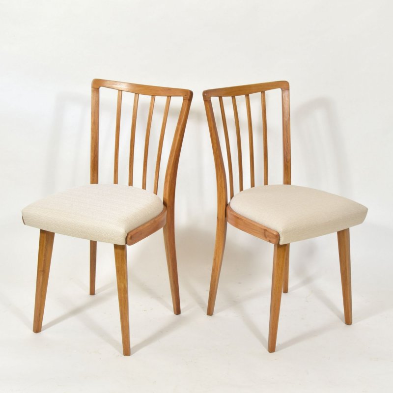 Couple of oak dinning chairs