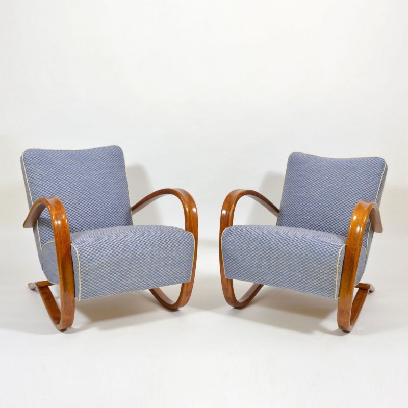 Pair of Halabala armchairs H 269