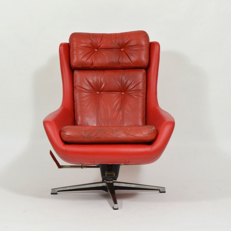PeeM leather armchair