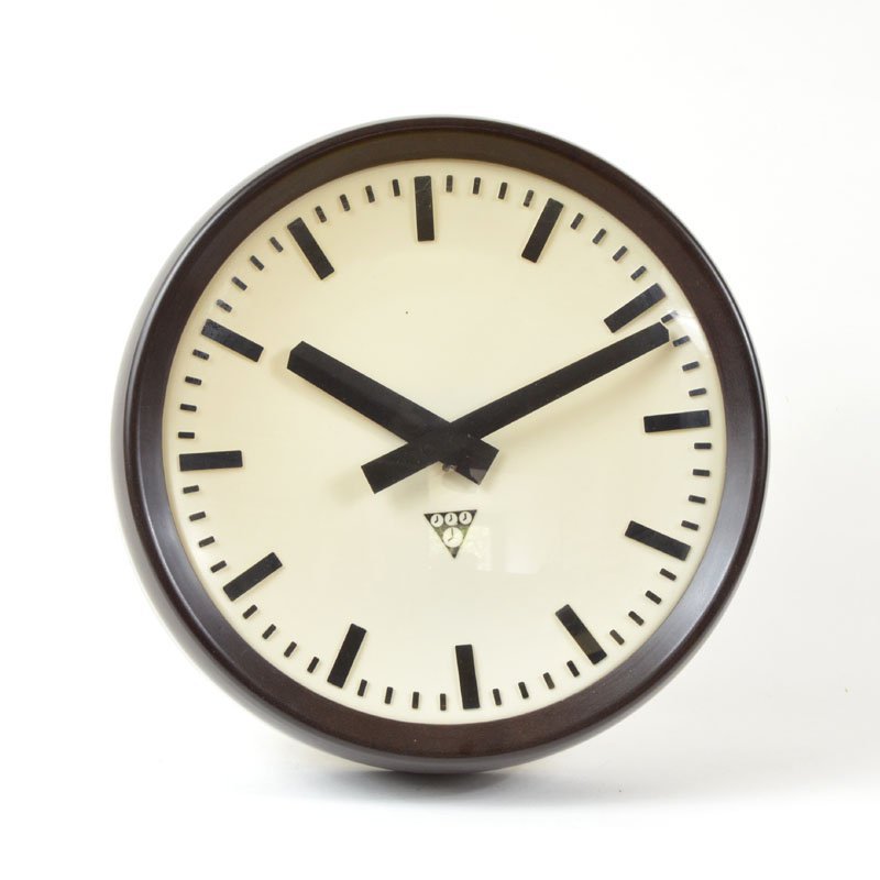 Wall clock Pragotron