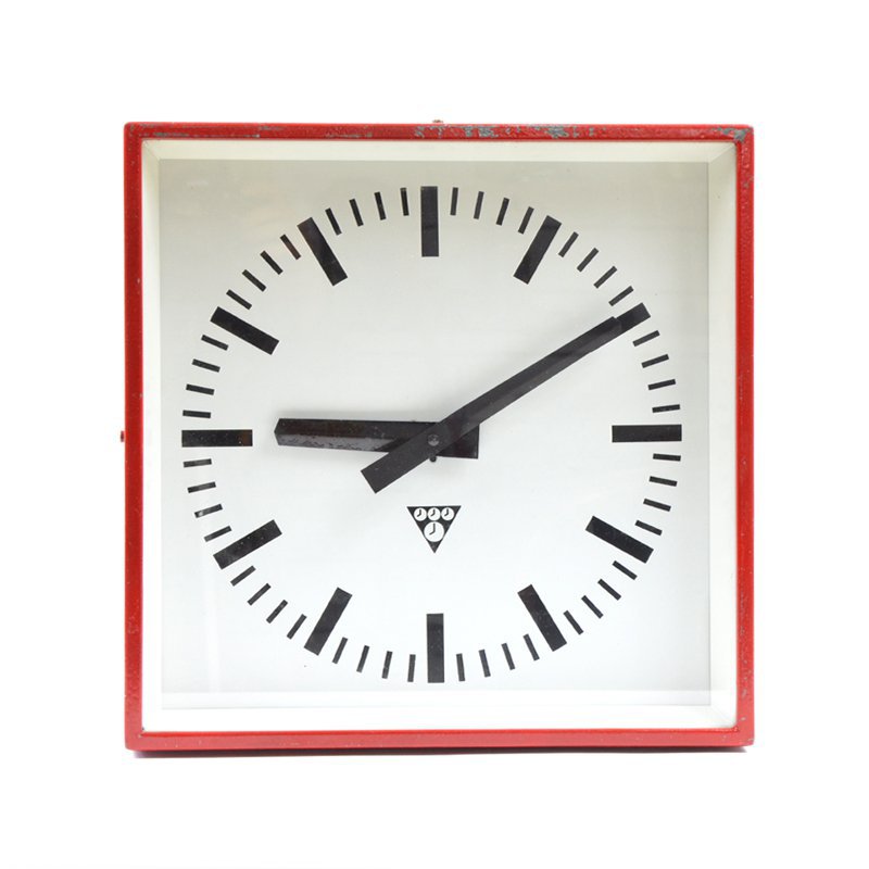 Pragotron wall clock