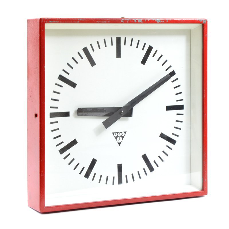 Pragotron wall clock