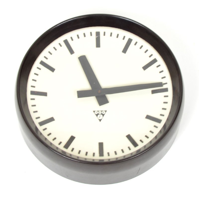 Wall clock Pragotron