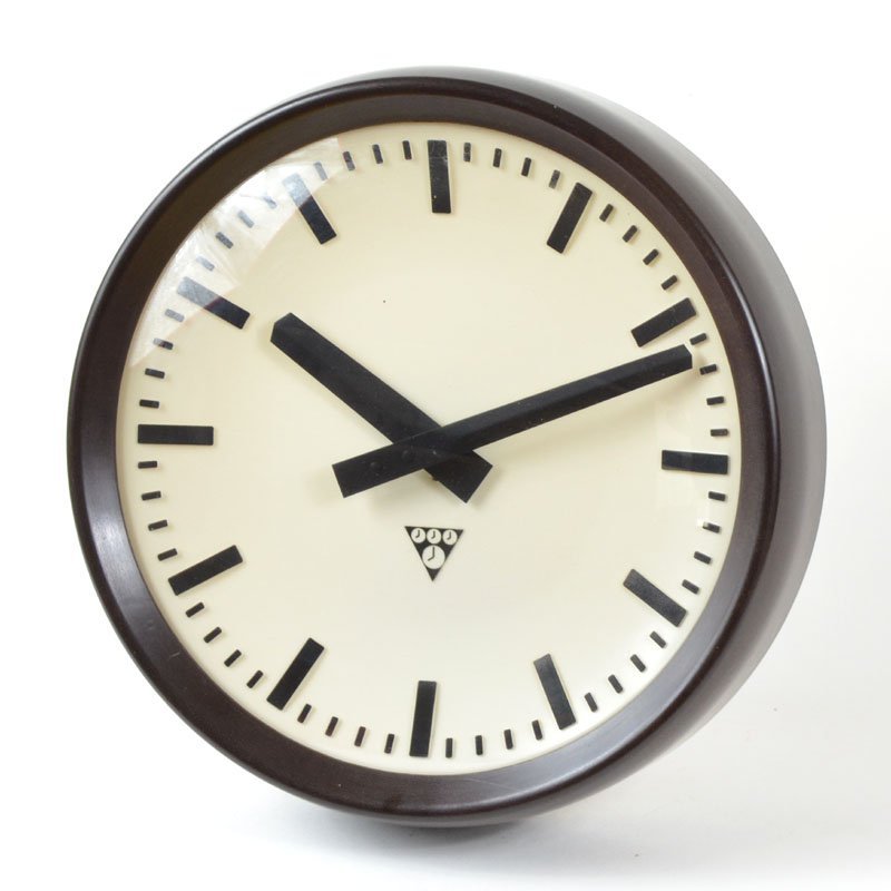 Wall clock Pragotron