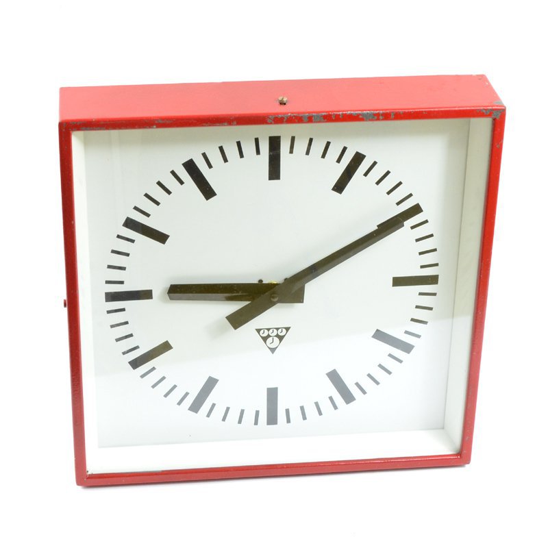 Pragotron wall clock