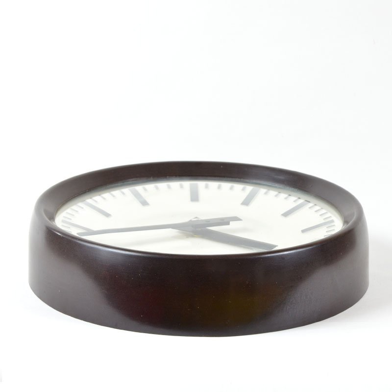 Wall clock Pragotron