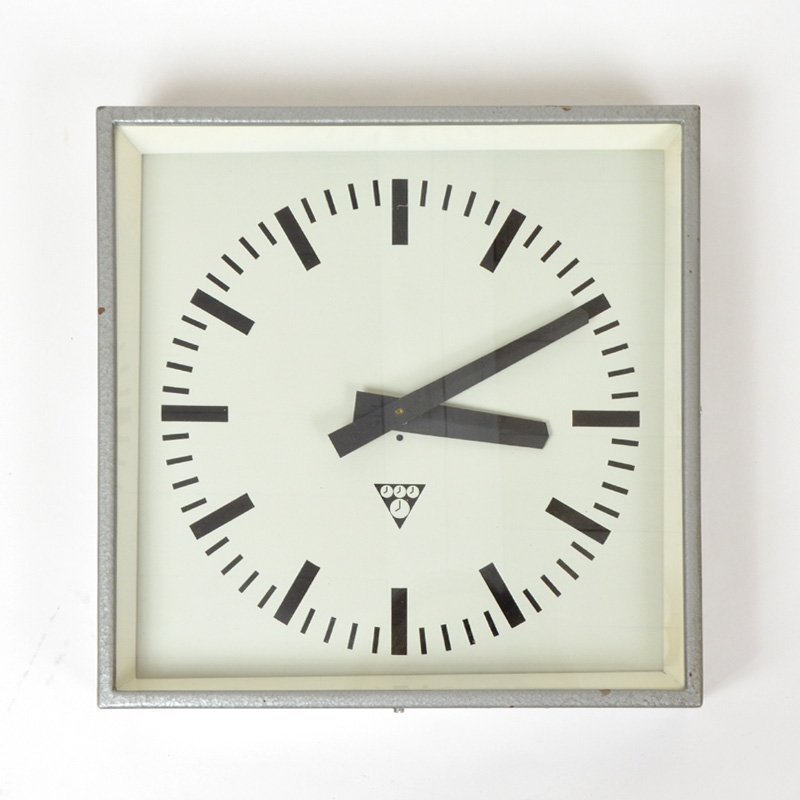 Pragotron clock C 301