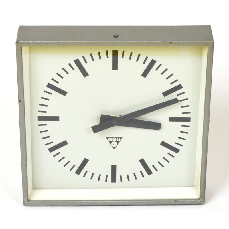 Pragotron clock C 301