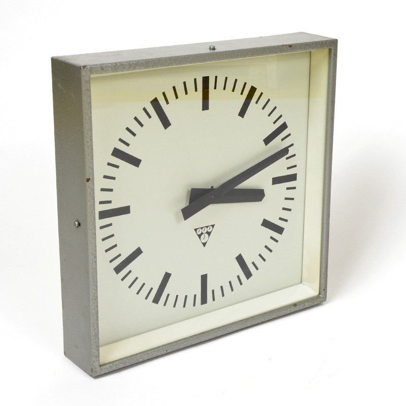 Pragotron clock C 301