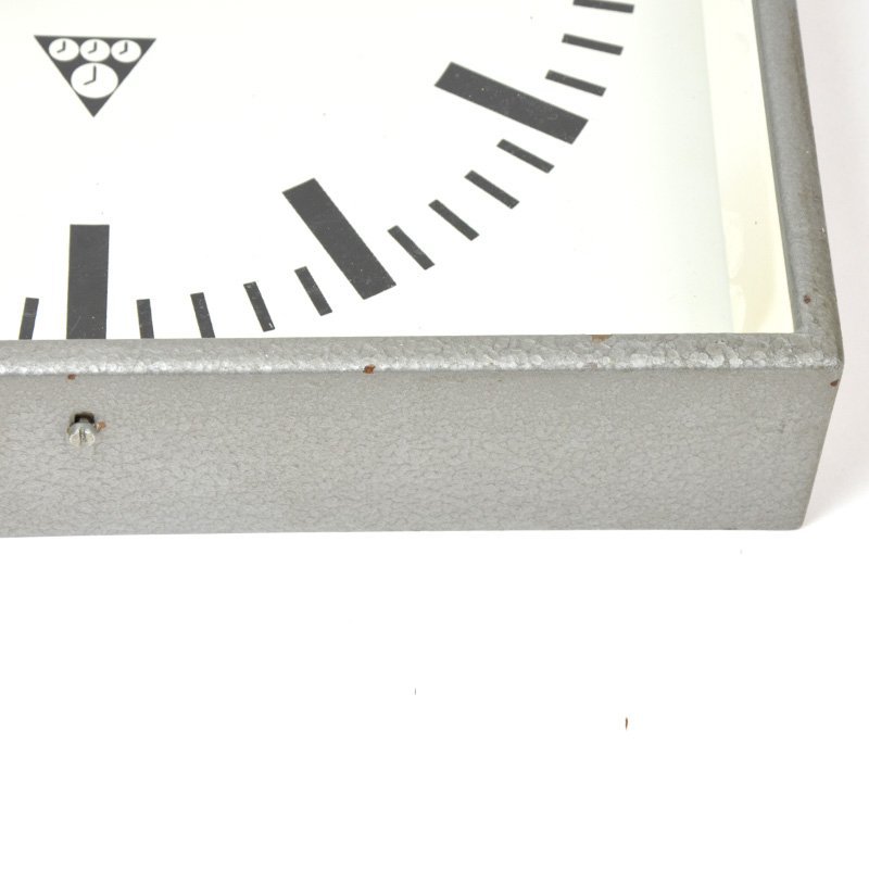 Pragotron clock C 301