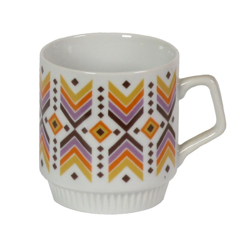 Mugs with pattern of spades