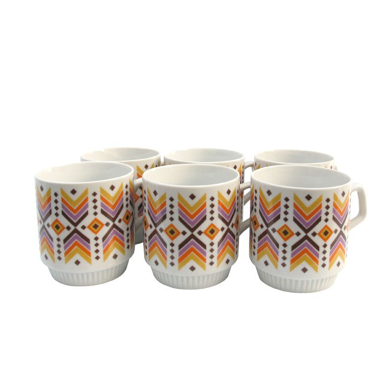 Mugs with pattern of spades