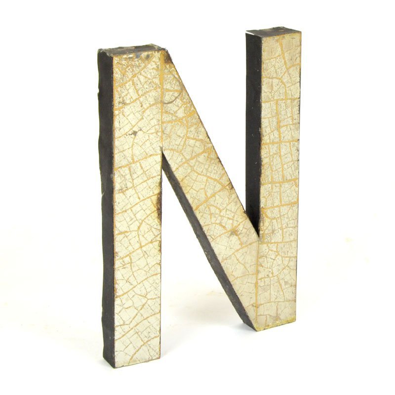 Kovové písmeno N