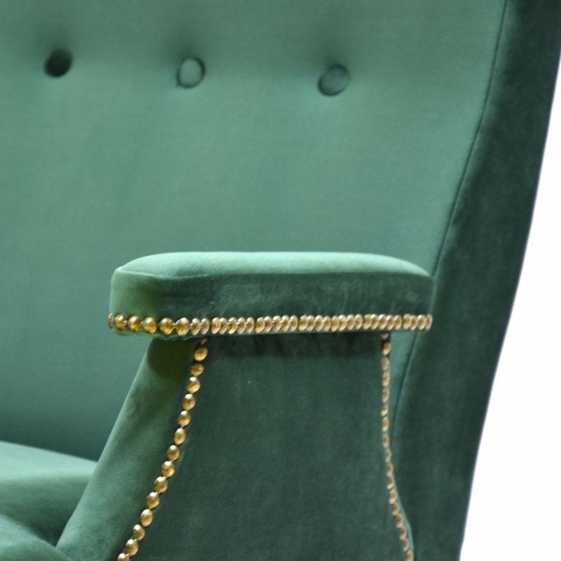 Armchair in green velvet