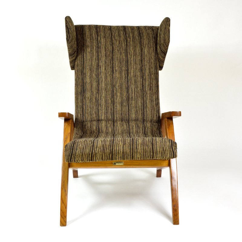 Wing armchair