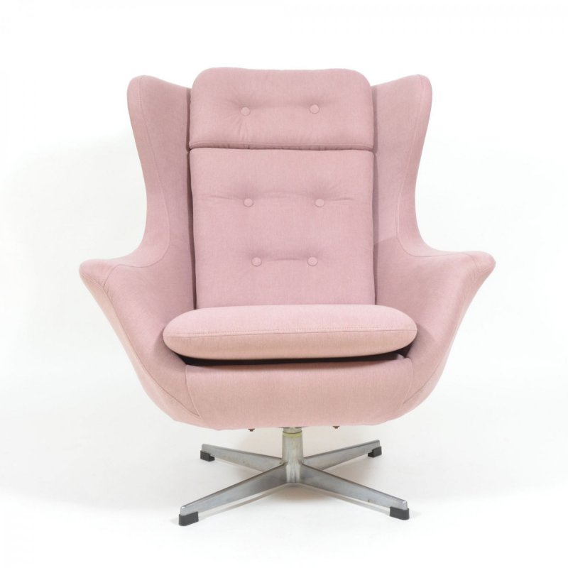 Luxury swivel armchair in pink