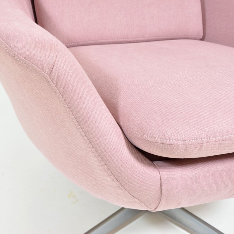 Luxury swivel armchair in pink