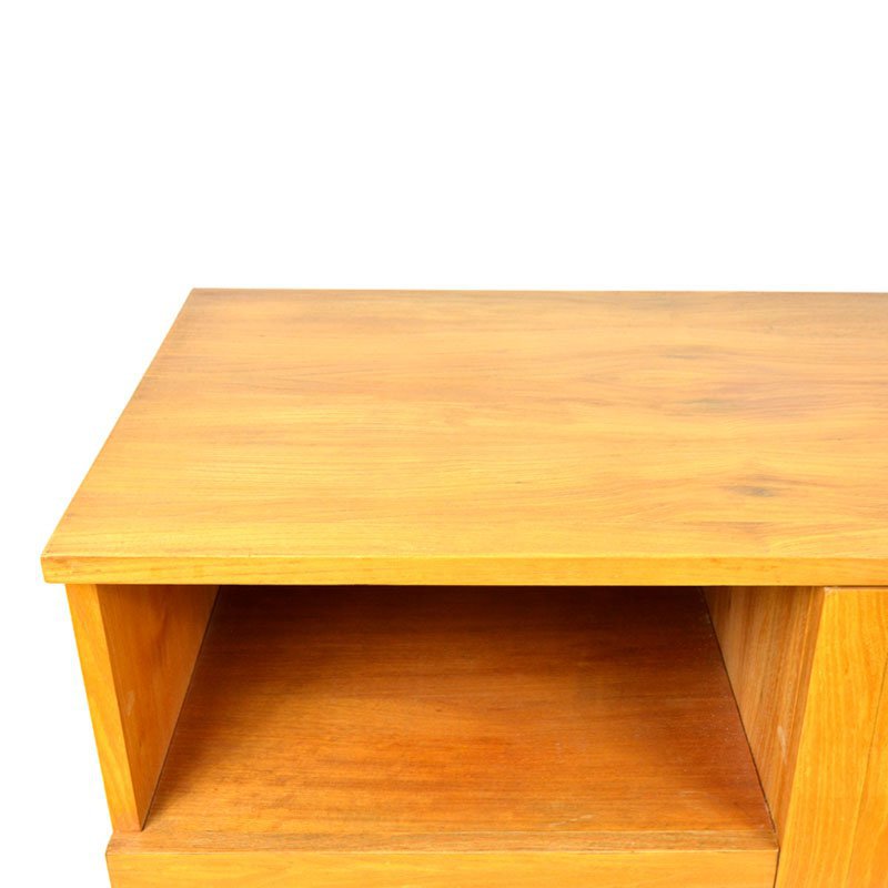 Low cabinet