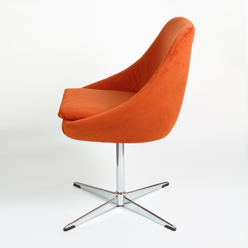 Oranžová židle