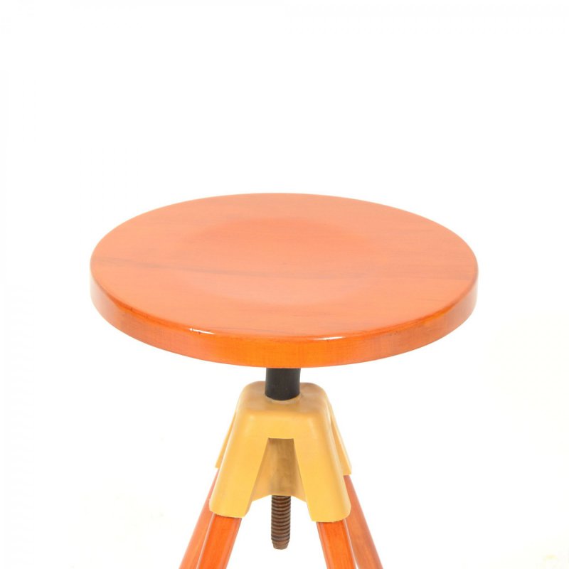 Swivel piano stool