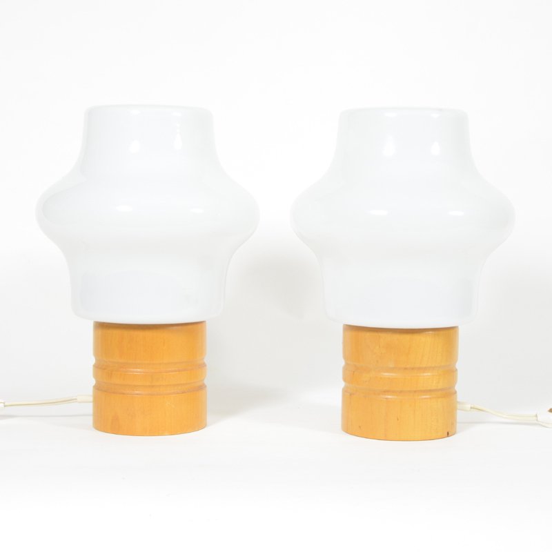 Pair bedside lamps