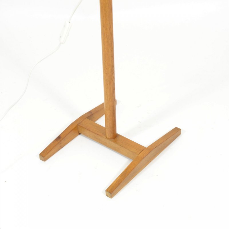 Vintage floor lamp with oak base