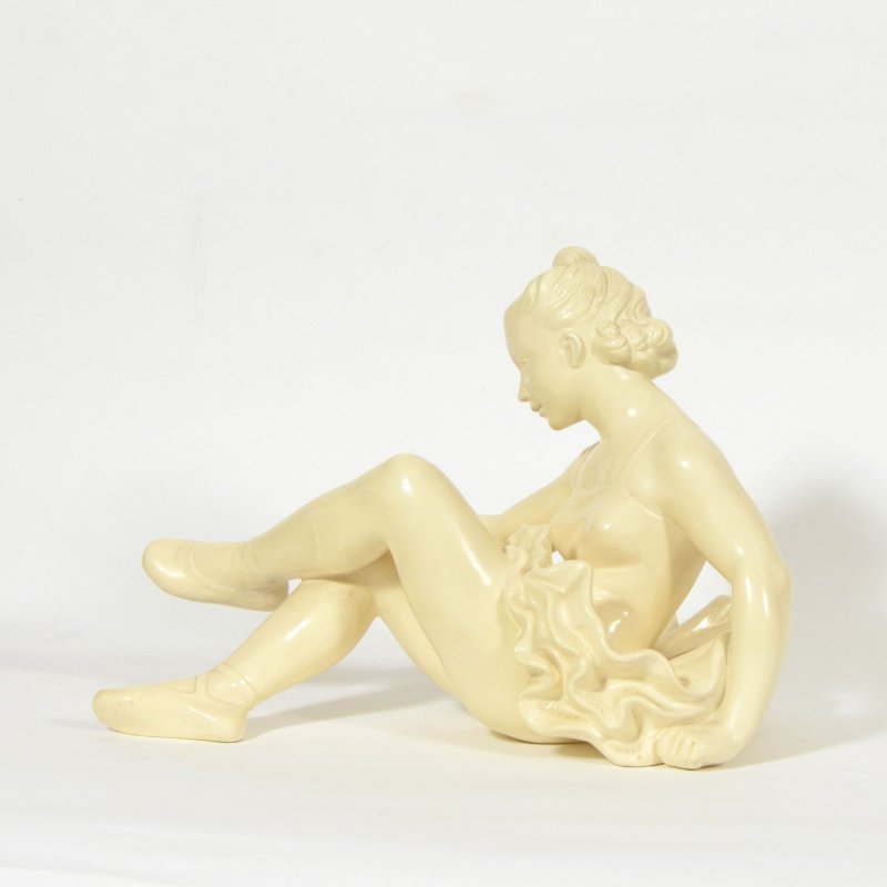 Ballet dancer sculpture