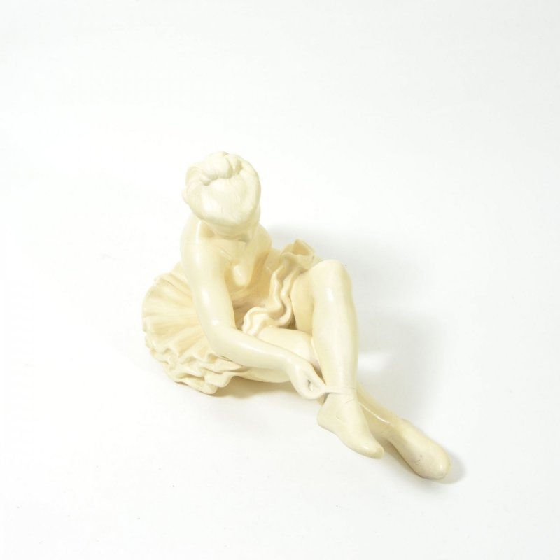 Ballet-dancer statue