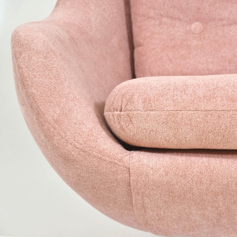 Pink shell chair