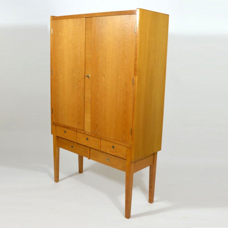 Oak veneered cabinet