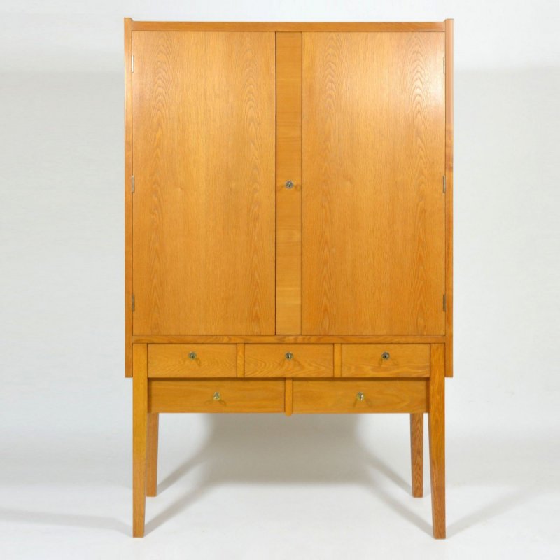 Oak veneered cabinet