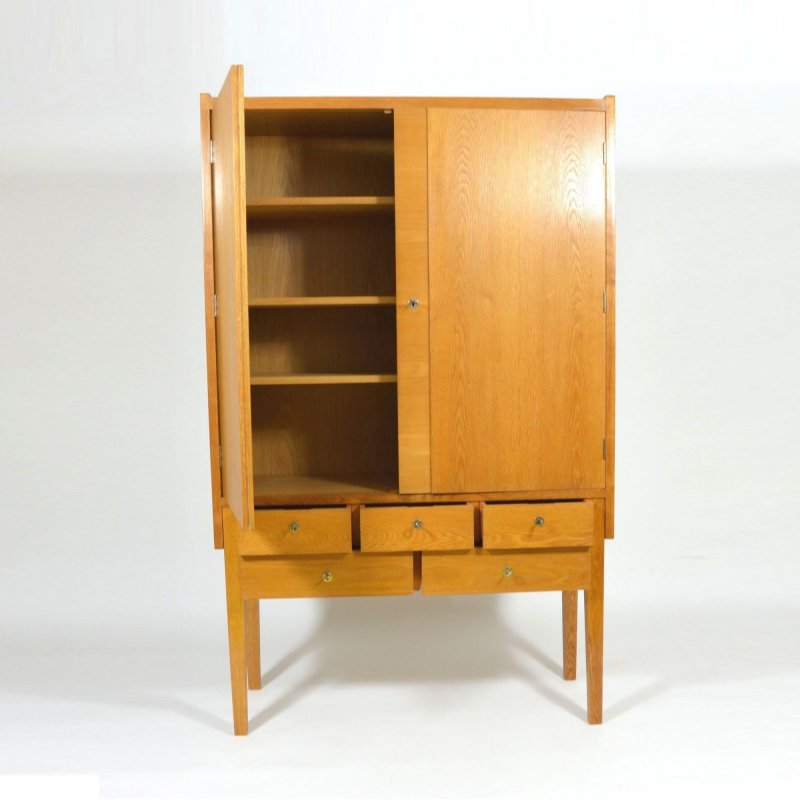 Oak veneered cabinet