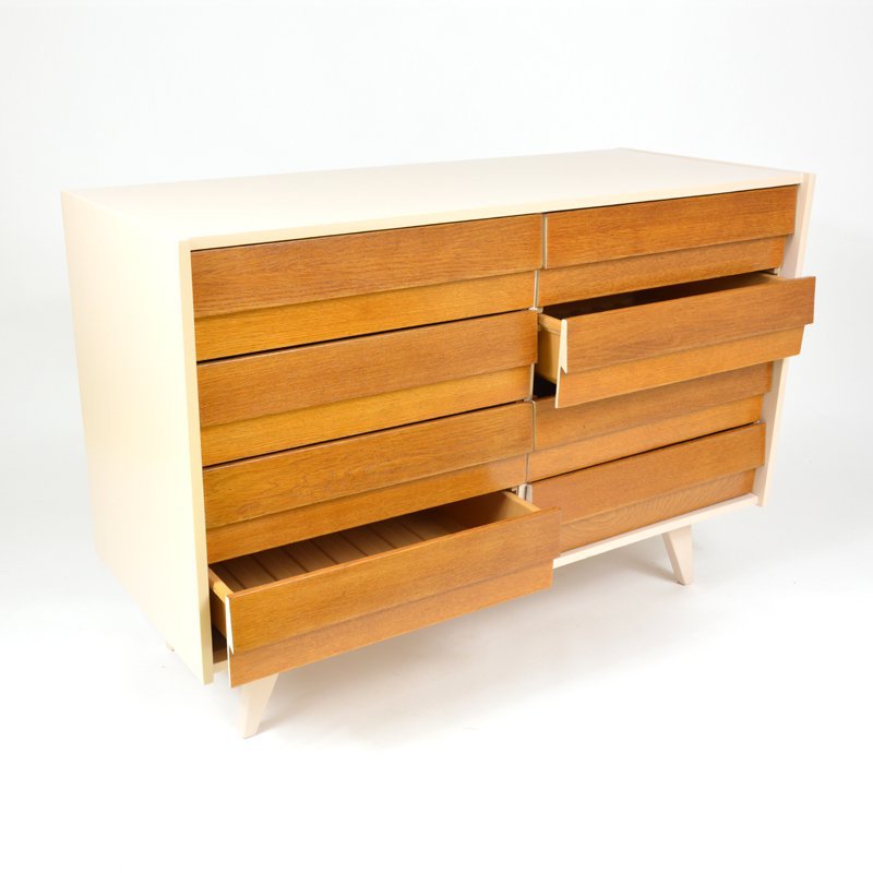 Chest of drawers