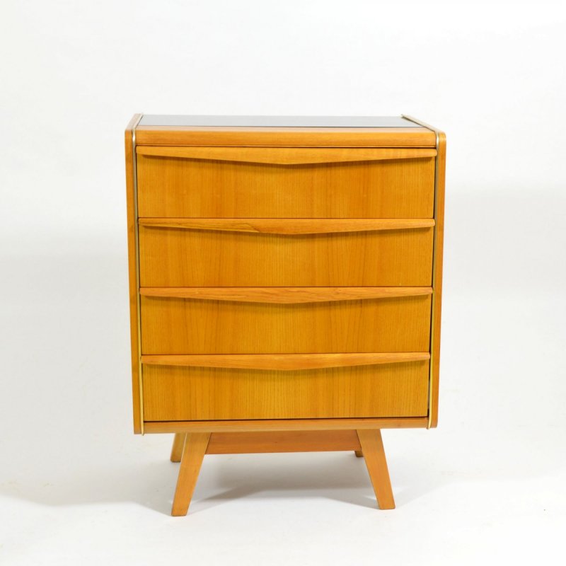 Small chest of drawers