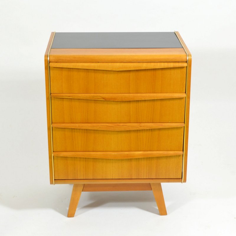 Small chest of drawers