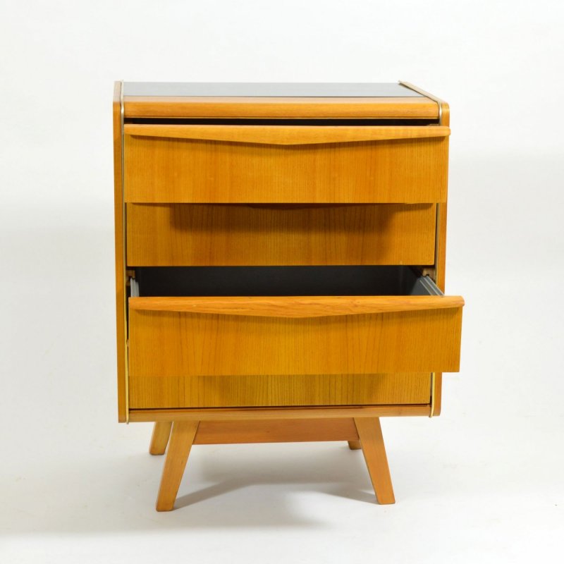 Small chest of drawers