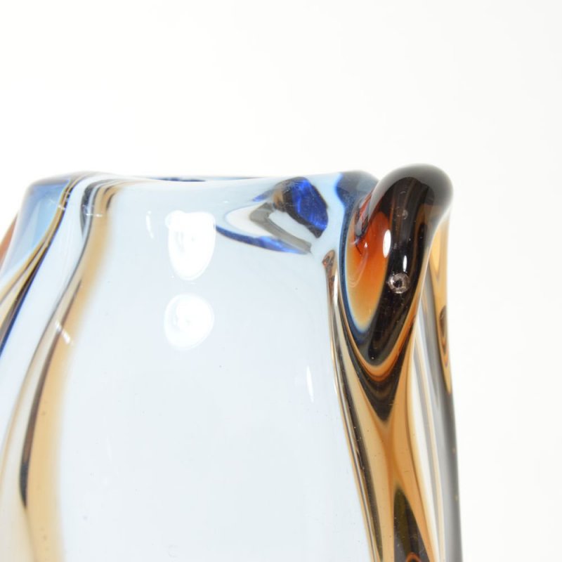 Glass vase