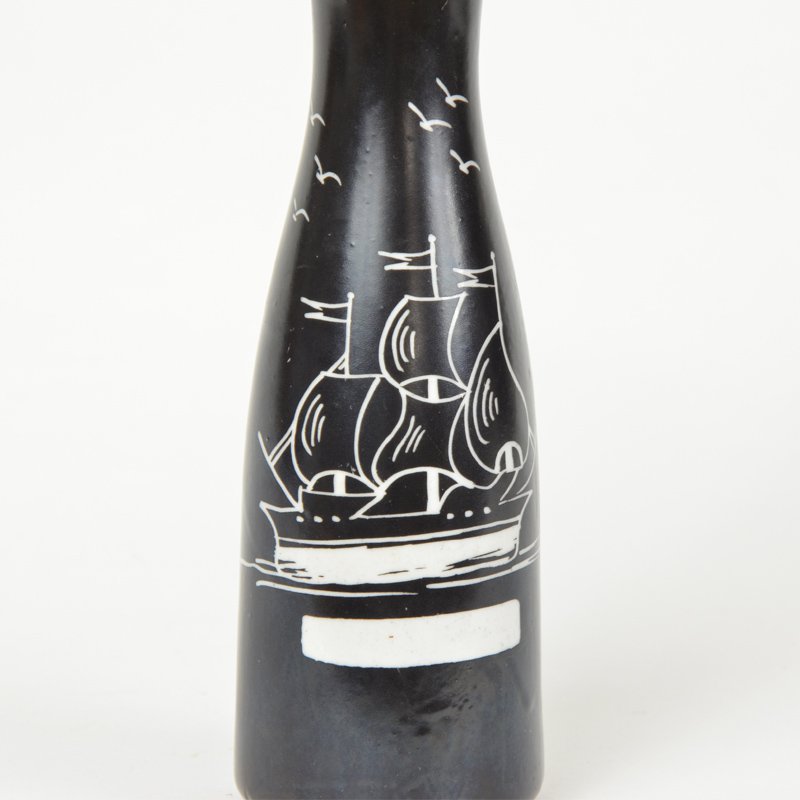 Vase with the ship