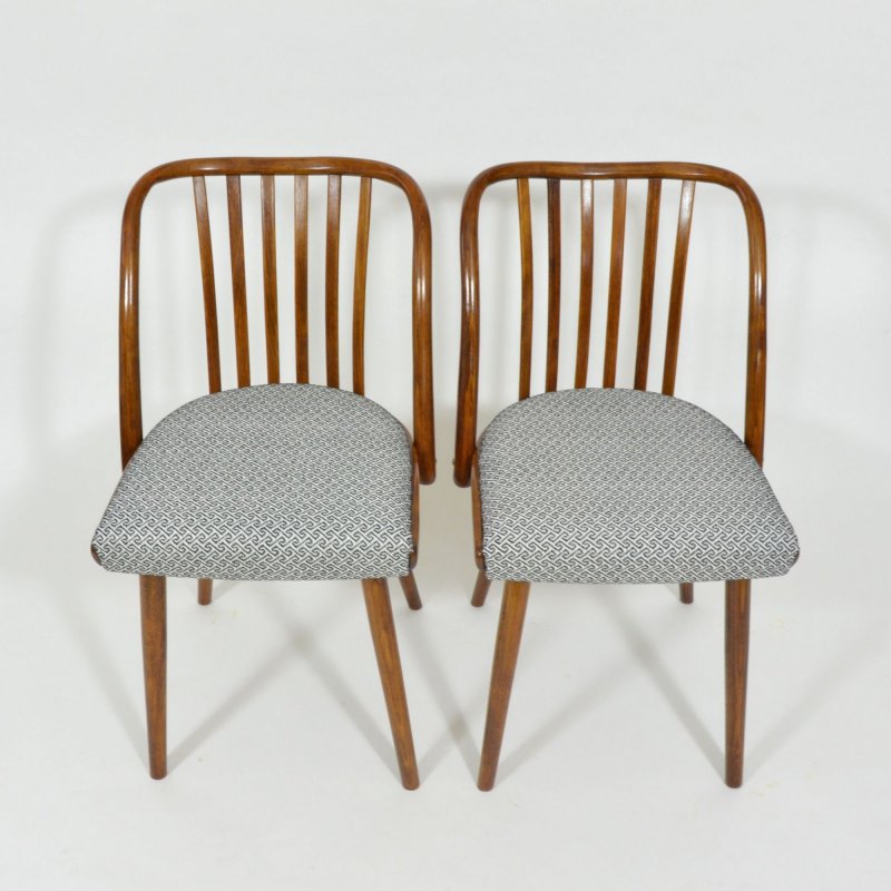 Set of 2 chairs by Jitona