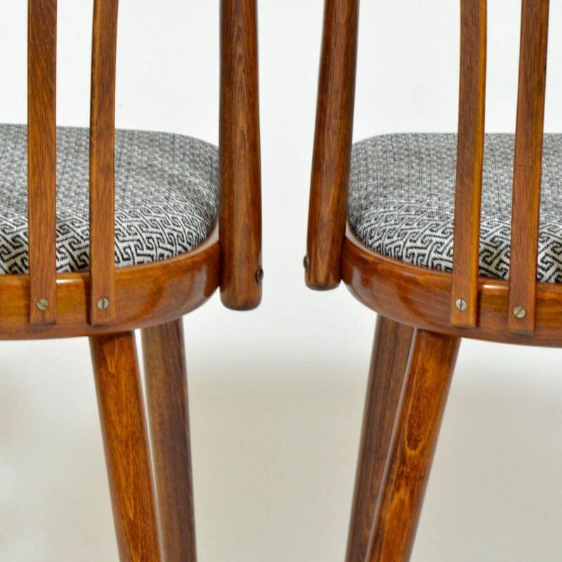 Set of 2 chairs by Jitona