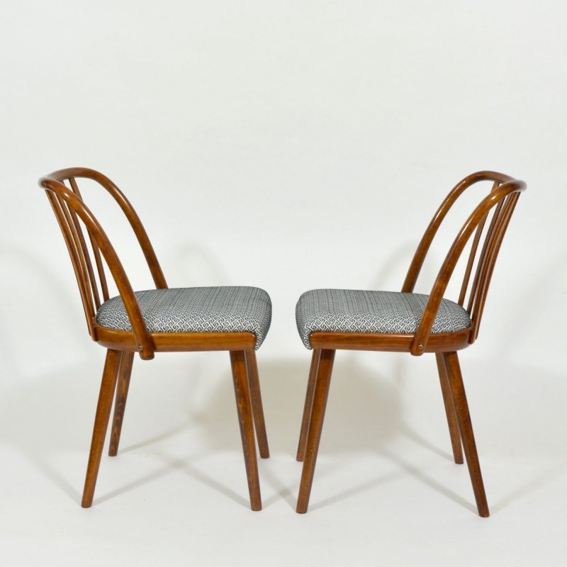 Set of 2 chairs by Jitona